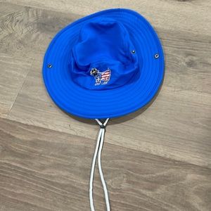 GOAT USA like new blue bucket hat with removable strap, 🇺🇸 🐐
